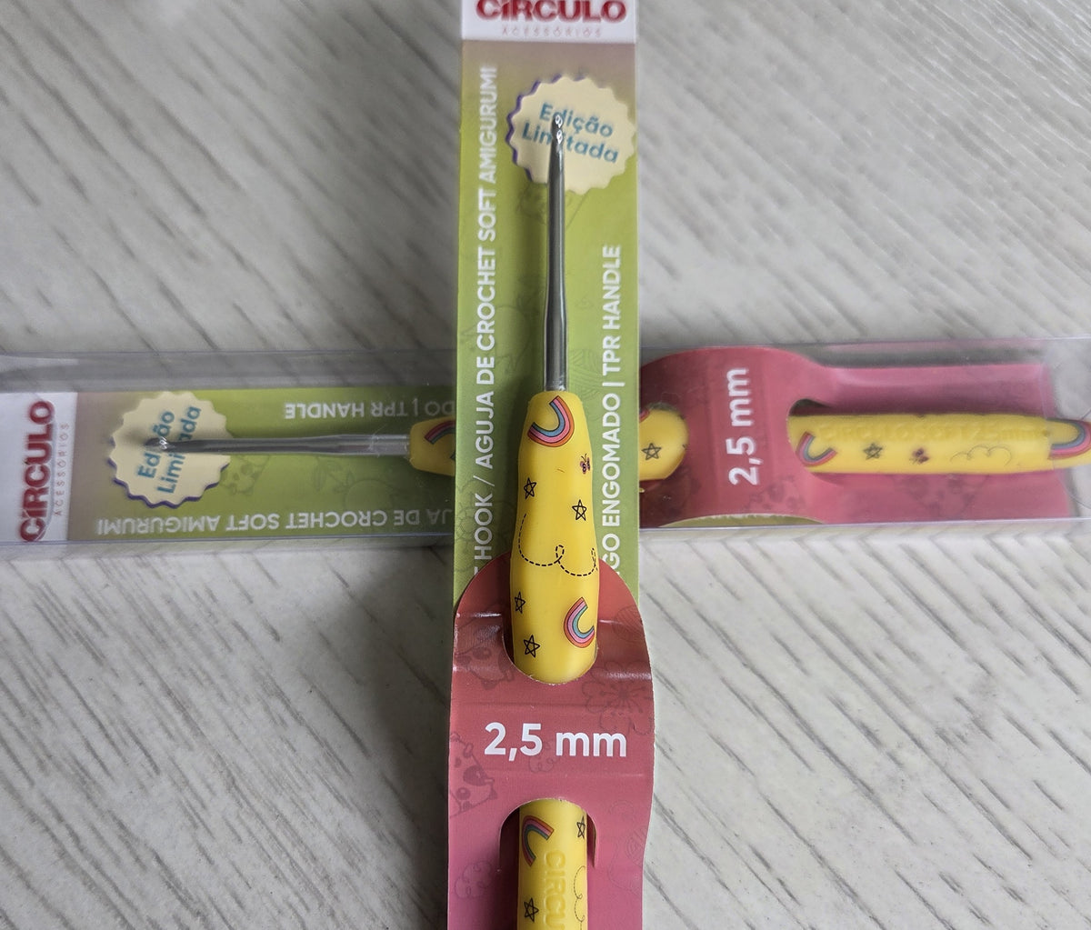 Crochet Hook - 2.5mm Limited Edition