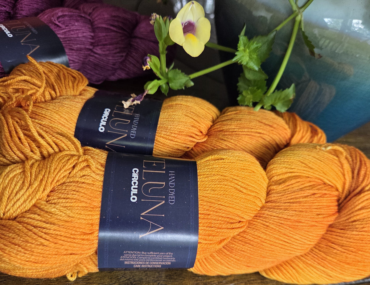 Veluna - Fingering - Dark Cheddar